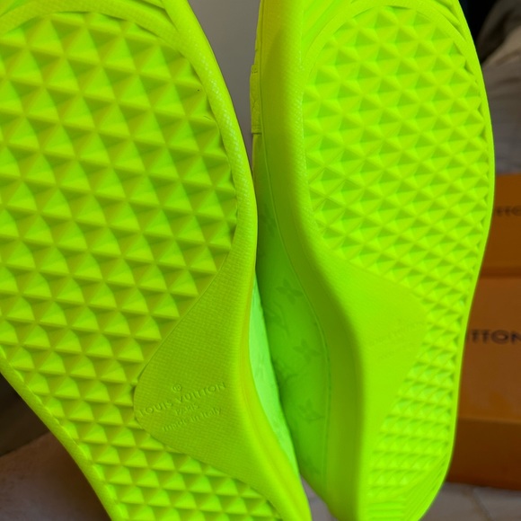 Vibrant Louis Vuitton Luxembourg Sneakers in Eye-Catching Yellow - Brand New! - Picture 4 of 4